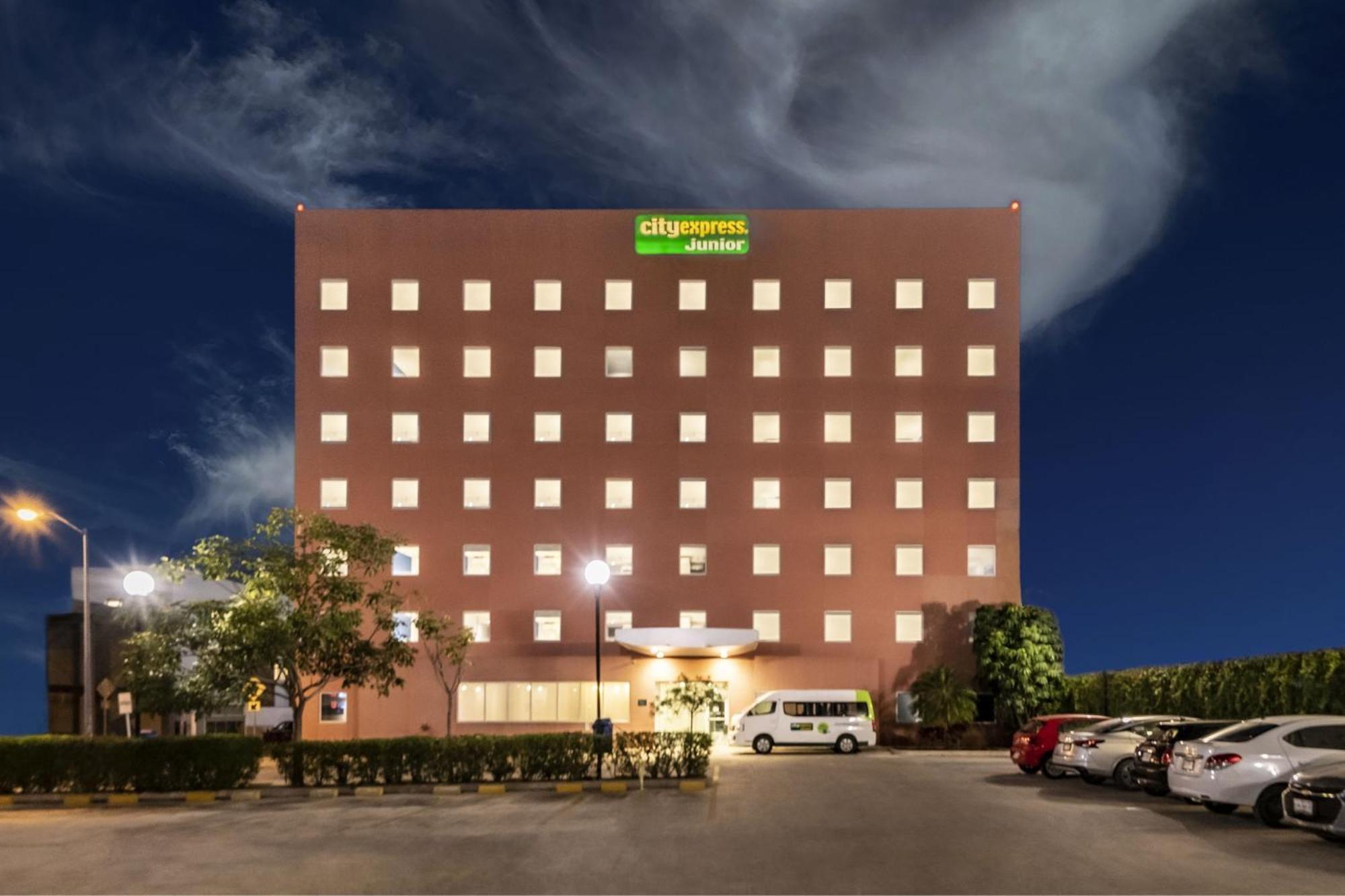 City Express Junior By Marriott Merida Altabrisa Экстерьер фото