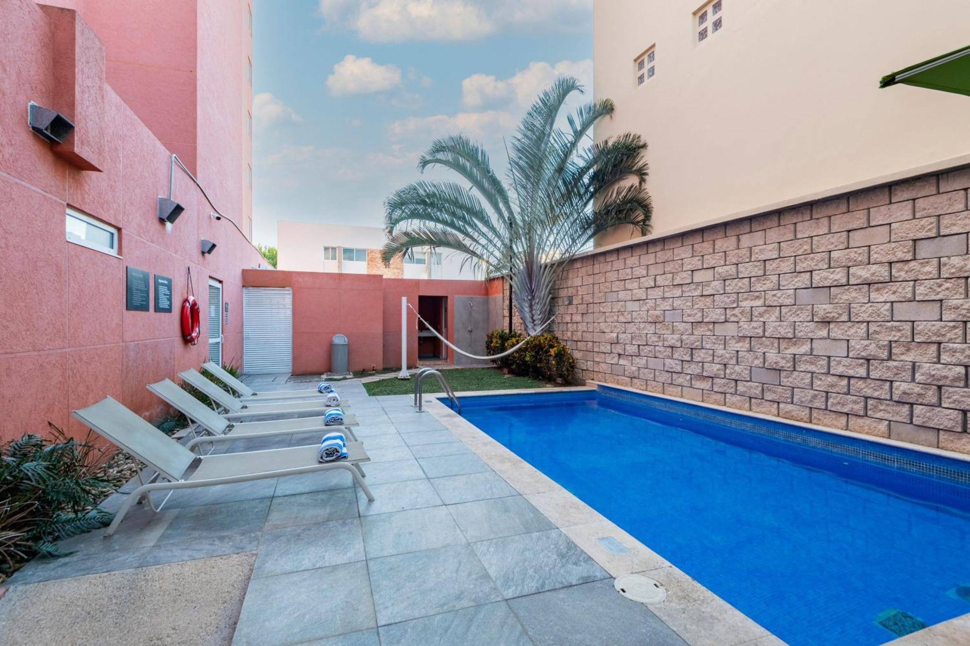 City Express Junior By Marriott Merida Altabrisa Экстерьер фото