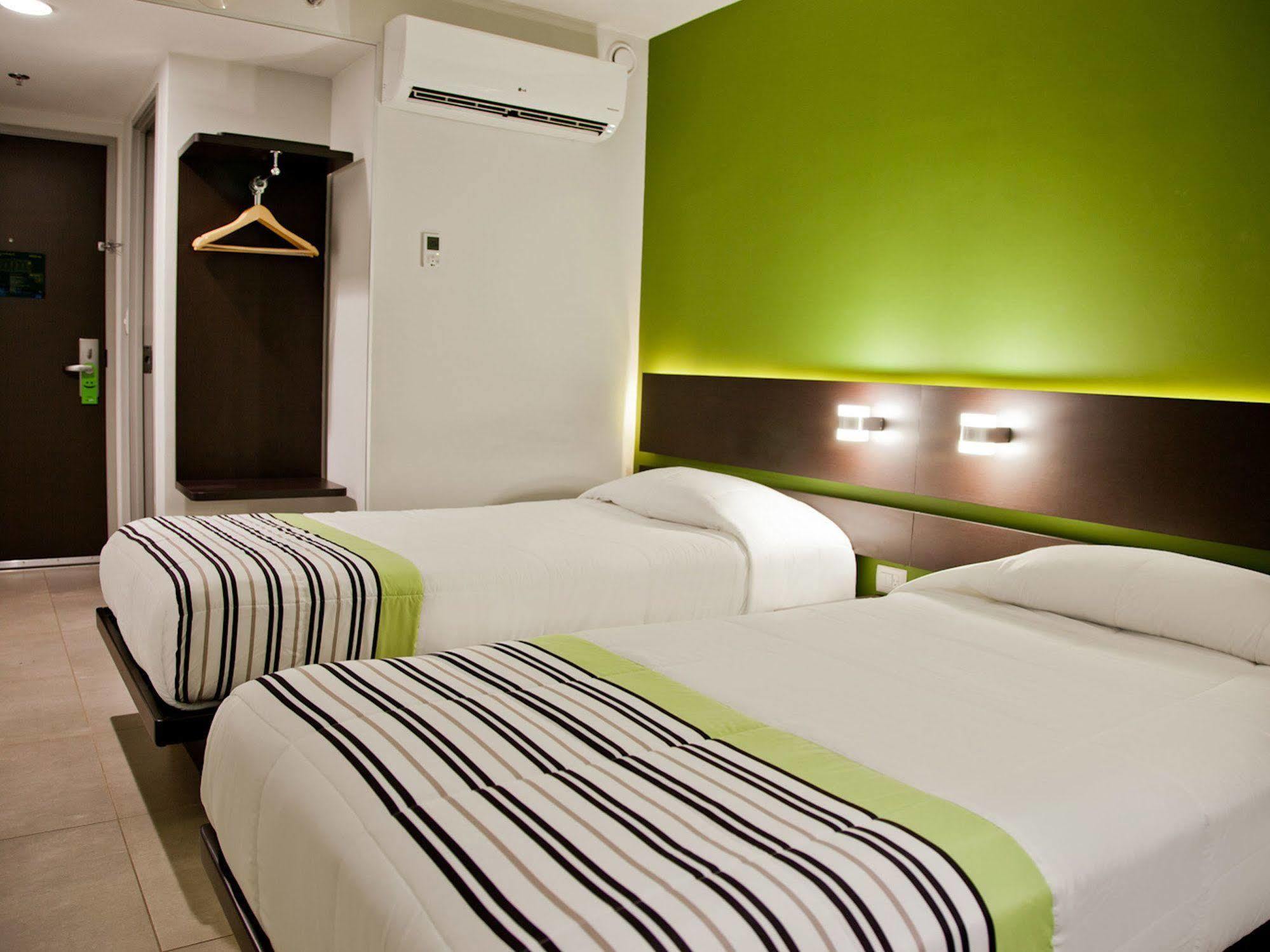 City Express Junior By Marriott Merida Altabrisa Экстерьер фото